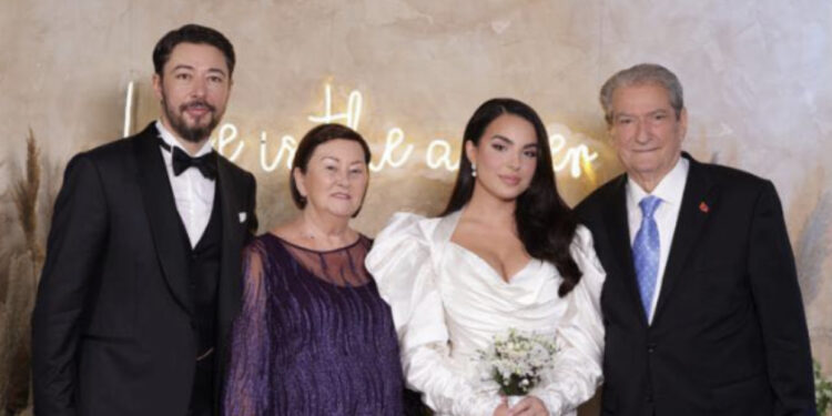 “Zoti bekoftë Shkëlzenin dhe Arminën”, Berisha publikon foton nga dasma: Këtë gëzim dua ta ndaj me ju miq