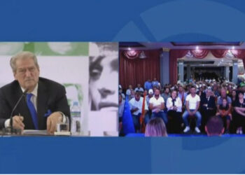 Sali Berisha foltore me shqiptarët në Itali: Rikthimi në pushtet i koalicionit të djathtë me rëndësi të madhe