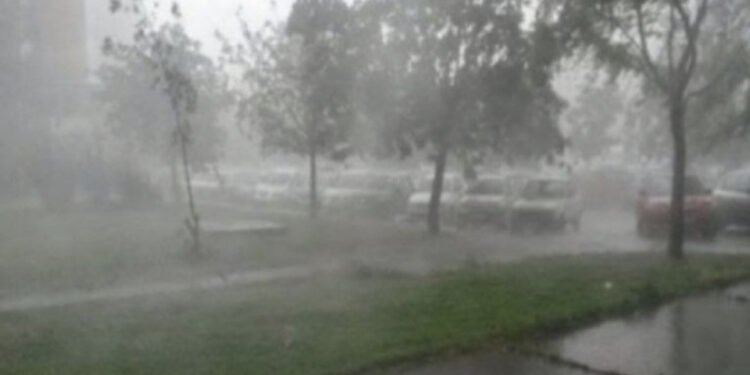 Vendi ynë në alarm për motin e keq, Ministria e Mbrojtjes thirrje Bashkive: Do prekemi nga stuhitë dhe përmbytjet, merrni masa!