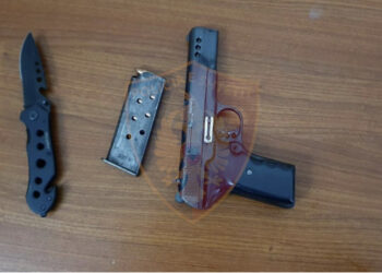 EMRI/ Po pinte kafe në lokal me pistoletë dhe thikë në xhep, arrestohet 47 vjeçari në Tiranë