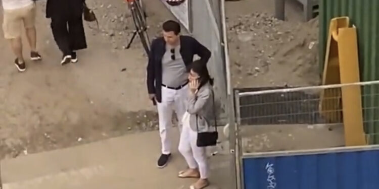 VIDEO/ Lulzim Basha shfaqet në Holandë, qëndron i qeshur pranë bashkëshortes