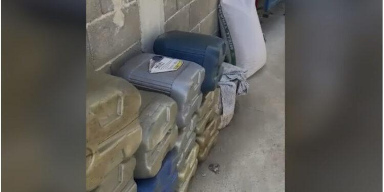 LAJM I FUNDIT/ Mbante 2 ton naftë kontrabandë brenda depozitës në shtëpi, policia prangos 47-vjeçarin në Tiranë