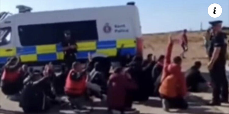 ‘Kush është shqiptar’?/ Drama e një populli në tokën franceze, shumica e refugjatëve janë nga Shqipëria