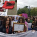 Nuk ndalen/ Protesta: Nxënëset e ‘Mehmet Akifit’ i drejtohen kryeministrisë