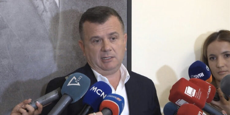 Taulant Balla qep gojën për prishjen e hotelit ku takonte dashnoren