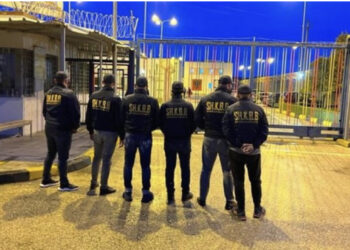 18 në pranga/ Zbulohet skema si bënin lekë me të dënuarit punonjësit e burgut të Fierit