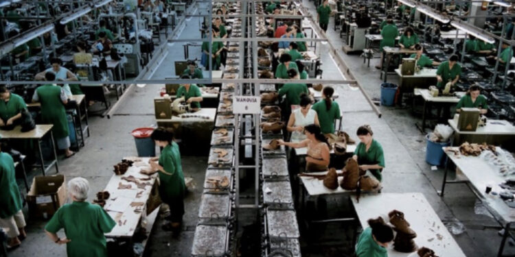 Fasoneria dhe puna jashtë vendit po sjellin të ardhura rekord për ekonominë shqiptare