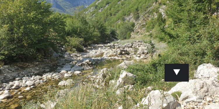 U rrëzua nga një vend i thepisur buzë lumit, vdes 15-vjeçari në Mat