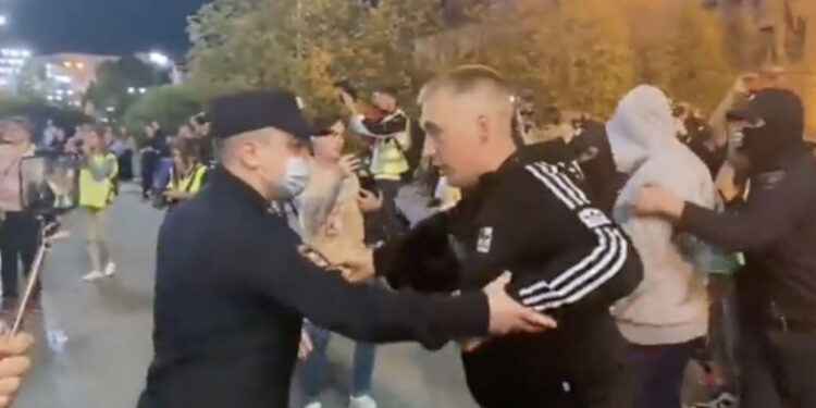 “Nuk dua të vdes për Putinin”, rusët e presin mobilizimin me protesta, arrestohen qindra persona