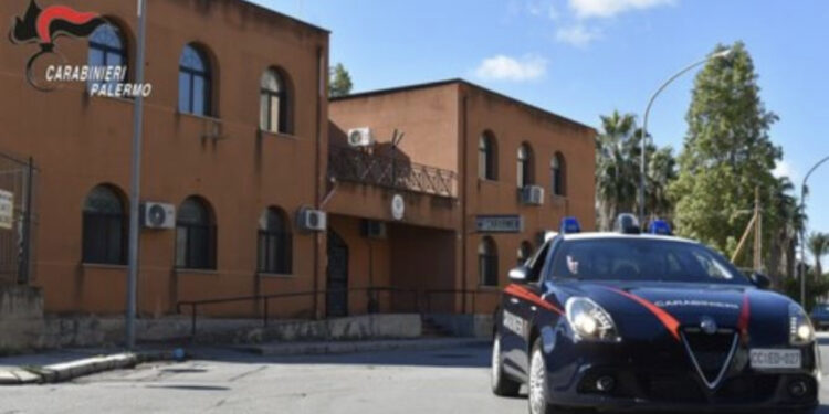 Nëna dhe motra detyronin të miturën të prostituonte në këmbim të parave, arrestohen nga policia