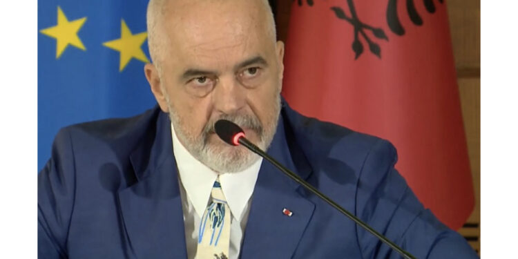 Mbyllja e kolegjit/ U kap mat nga reagimi popullor, Edi Rama flet si çirak i diktatorit Erdogan