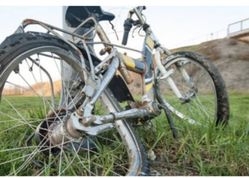 Tragjike! U përplas me biçikletë me shokun e tij, 15 vjeçari humb jetën në spital