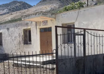 Kishte mbetur vetëm një fëmijë, mbyllet shkolla në Lapardha të Vlorës