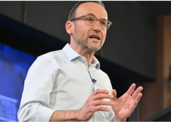 Disa orë pas vdekjes së mbretëreshës, kryetari i Partisë së Gjelbër në Australi bën thirrje për shpalljen e Republikës