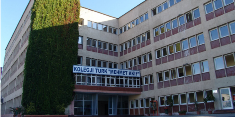 “Nxënësit tanë, elita intelektuale e vendit”, kolegji “Mehmet Akif”, pas VKM-se për mbylljen: Kemi zbatuar të gjitha ligjet, po humb Shqipëria