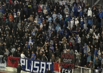 Përgjaket futbolli në Kosovë/ Tre tifozë plagosen me thikë, një në gjendje të rëndë