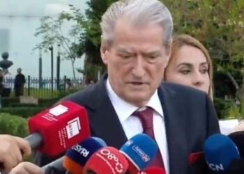 Seanca e parë/ Berisha jashtë Kuvendit: Kuvend i denjë për kriminelët! Rama nuk jep asnjë paketë ndihme