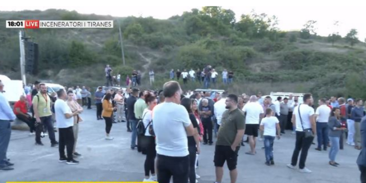 Protesta e Partisë së Lirisë, vijon grumbullimi i qytetarëve te inceneratori i Tiranës