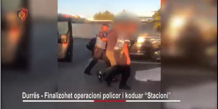 VIDEO – ‘I infiltruari’/ Sekuestrohen 5 kallëpë tritol në Durrës, agjenti porosi tek 44-vjeçari