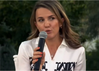 “Pashë këmishën e gjakosur”, Rudina Hajdari rrëfen kujtimet për të atin: Çfarë më tha kur e plagosën në Kuvend