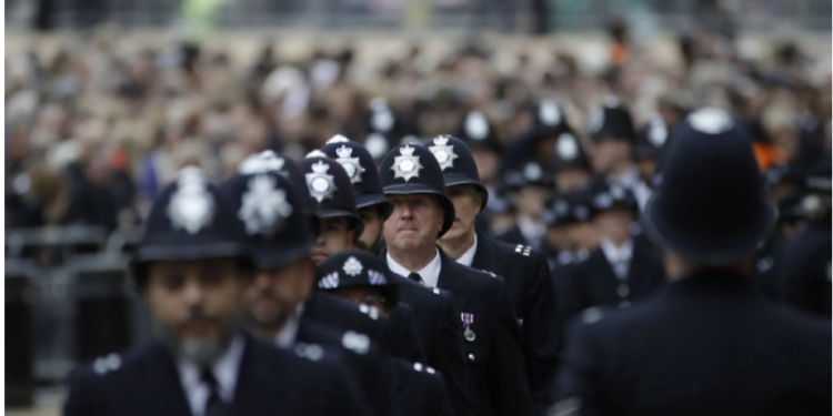 Britania përcjell sot Mbretëreshën, asnjë fluturim mbi qiellin e Londrës