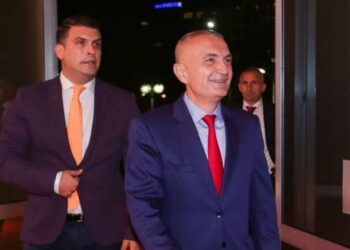 Blushi i përgjigjet ‘Autoritetit të Dosjeve’: Jeni portal shtesë i Ramës e Veliajt! Keni kryer 6 vepra penale…