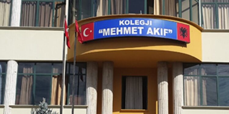 BIRN: Mbyllja e shkollave turke në Tiranë, me kërkesë të Erdogan