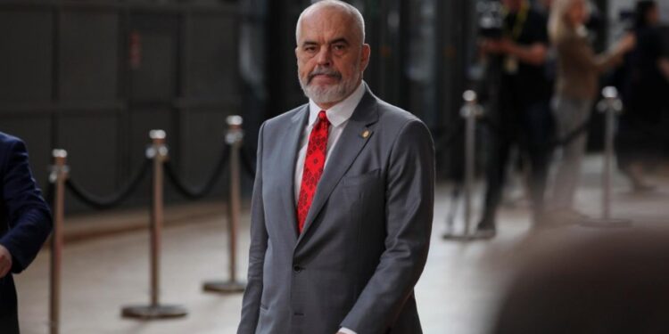 Radio publike gjermane: Si do të hyjë Shqipëria në BE kur nuk ka liri shtypi?