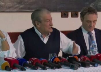 “Shqipëria po zien, qytetarët të gatshëm të nisin betejën përfundimtare”, Berisha: Të ngrihemi në revoltë të pandërprerë