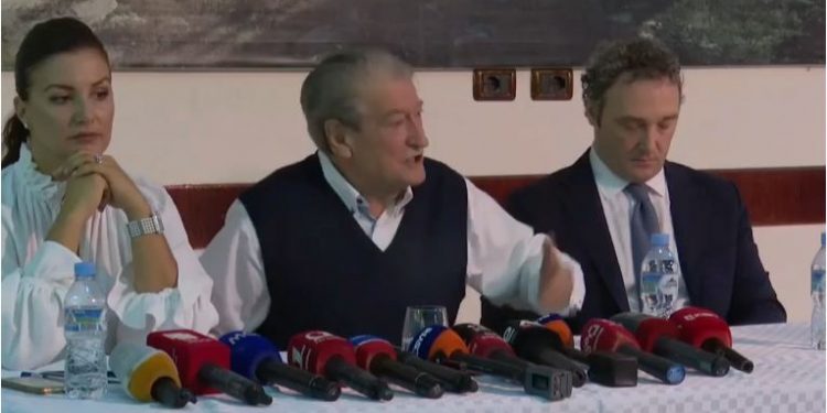 “Shqipëria po zien, qytetarët të gatshëm të nisin betejën përfundimtare”, Berisha: Të ngrihemi në revoltë të pandërprerë