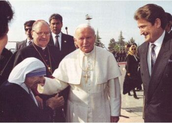 “Lartësoi si askush tjetër emrin e shqiptarit”, Berisha për ditën e Shenjtërimit të Nënë Terezës: Neo-bllokmeni Edvin Rama i hoqi shtatoren