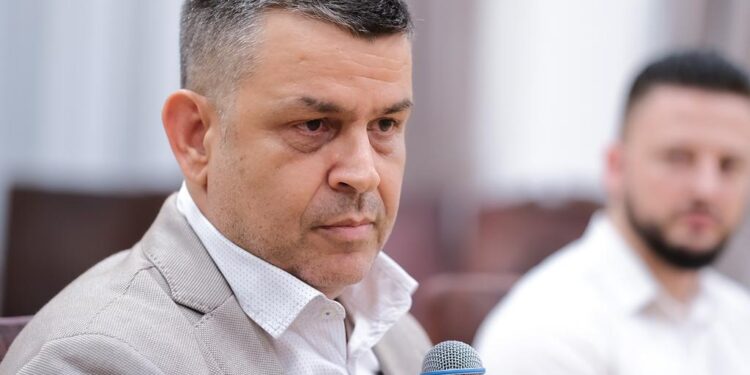 Besnik Aliaj: Njerëzit janë të revoltuar, jemi njësoj si në prag të ndryshimeve të vitit 1990