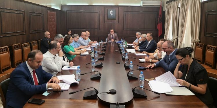 EMRI/ Zgjidhet anëtari i tetë i Gjykatës Kushtetuese