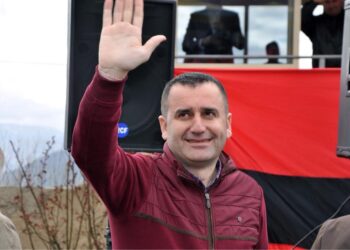 FOTO/ Kastriot Gurra i Librazhdit i pangopur- Vjedhje e hapur, tender 100 milion lek për naftë.