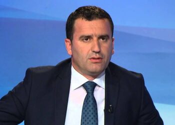 SKANDAL në Librazhd/ Kastriot Gurra i jep tenderin e mishit për fëmijët “Shërbimit Funeral” dhe kompanisë së rojeve