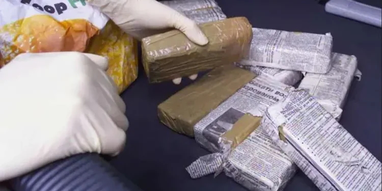 Sekuestrohen 13 kg kokainë e kanabis në Zvicër, në pranga 2 shqiptarë dhe 1 serb