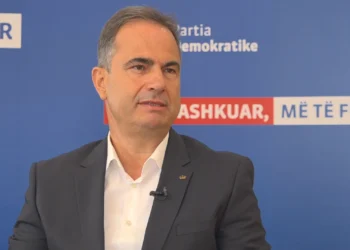 ‘Satelitët’/ Boçi: Me një të rënë firme, Rama hodhi në ajër 5.7 mln euro nga xhepat e shqiptarëve