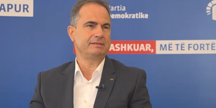 ‘Satelitët’/ Boçi: Me një të rënë firme, Rama hodhi në ajër 5.7 mln euro nga xhepat e shqiptarëve