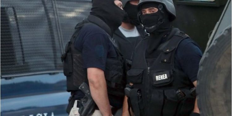 EMRAT/ Shpërndanin drogë në Tiranë, arrestohen 4 trafikantët e lëndëve narkotike