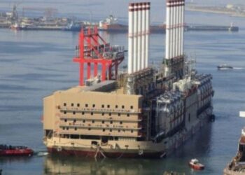 “Do djegin qindra tonë naftë në ditë për prodhimin e energjisë elektrike”, mbërrijnë në Vlorë dy TEC-et lundruese