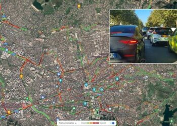 Kaos në Tiranë/ Trafik i rënduar në rrugë, shkak viti i ri shkollor