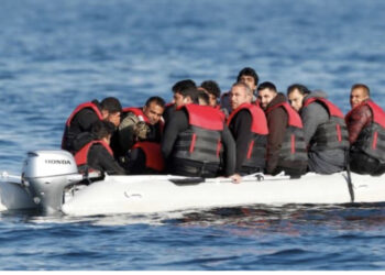 Shqiptarët me gomone në Angli, habit ministrja e Brendshme: Ëndrra ime është ti nis në Ruandë