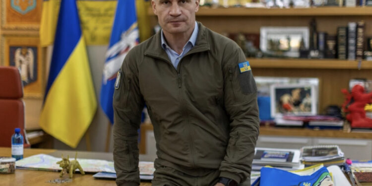 Lutja e Vitali Klitschko drejtuar Perëndimit: Dërgoni batanije dhe gjeneratorë ose do të ngrijmë për vdekje