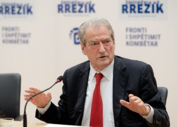 Berisha: Rama konfiskoi lirinë akademike, emëroi komisarë dhe borde qeveritare