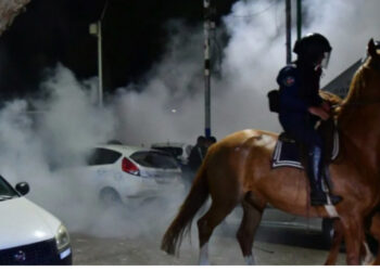 Një person i vdekur pas kaosit në ndeshjen Gimnasia-Boca Juniors në Argjentinë