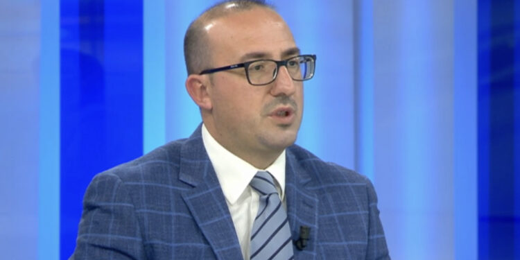 Saimir Korreshi: PD po shkon drejt bashkimit, takimi Bardhi-Paloka pozitiv