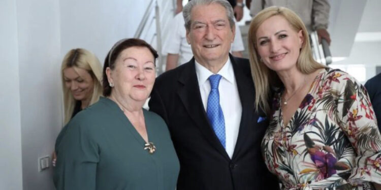 Berisha zgjedh një ish-deputete si kandidate për Bashkinë e Tropojës? Konfirmon garimin tek primaret