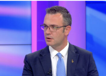 Gert Bogdani sfidon Këlliçin në primaret e PD-së, prezanton kandidaturën për kryebashkiak të Tiranës