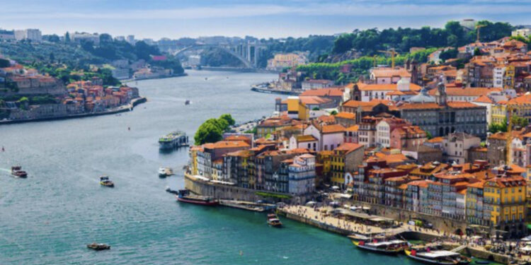 Portugalia fiton çmimin “destinacioni më i mirë turistik në Europë” për të pestin vit radhazi