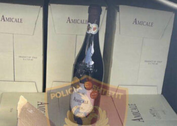 Po transportonte shishe vere pa faturë blerjeje, ndalohet shoferi i autobusit në Portin e Vlorës